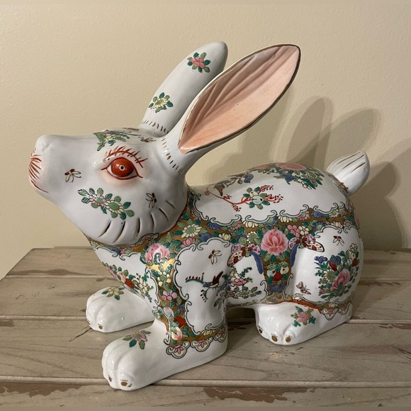 Vintage Famille Rose Bunny Rabbit - Picture 1 of 10